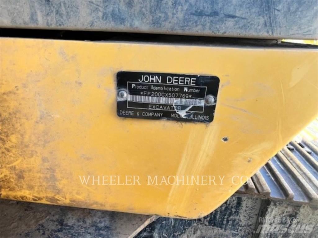 John Deere 200C LC حفارات زحافة