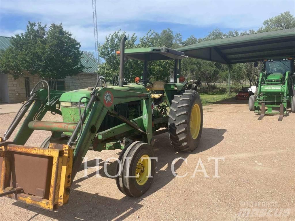 John Deere 2355 الجرارات