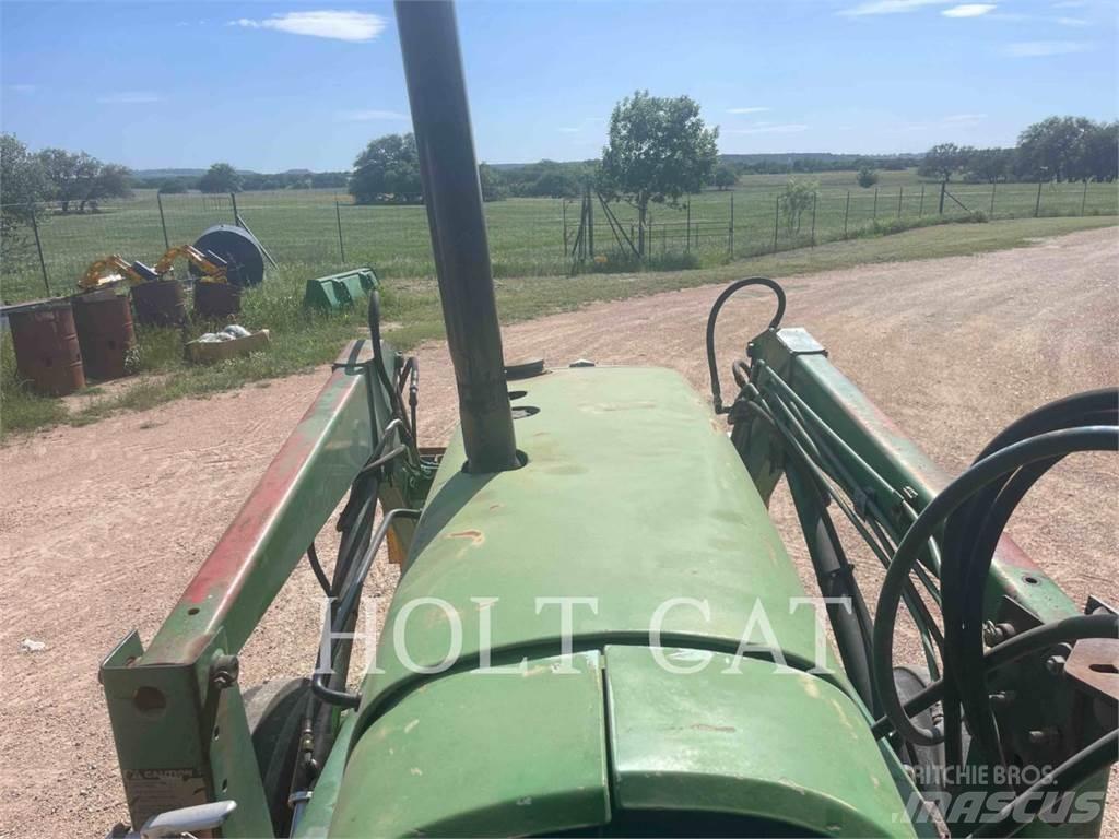 John Deere 2355 الجرارات