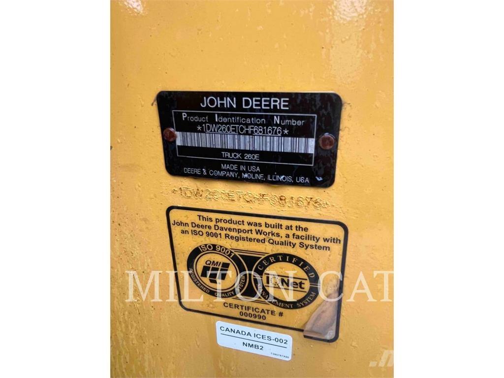 John Deere 260E ساحبات مفصلية