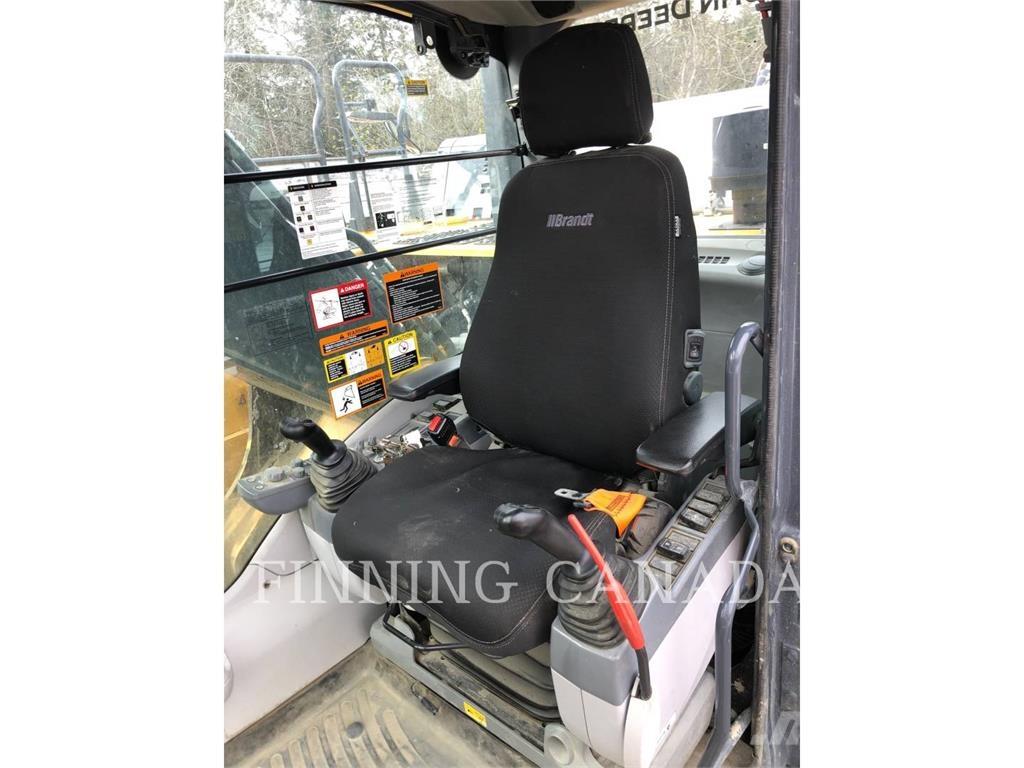 John Deere 300P حفارات زحافة