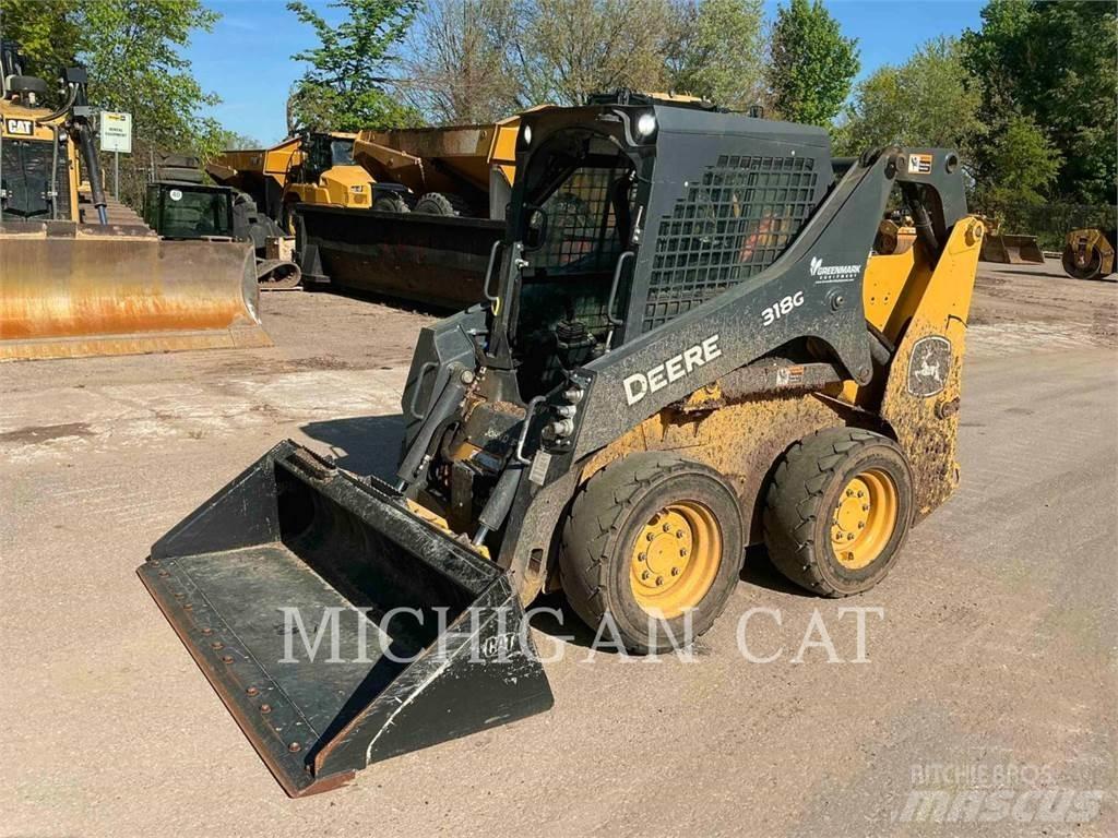 John Deere 318G لوادر انزلاقية التوجيه