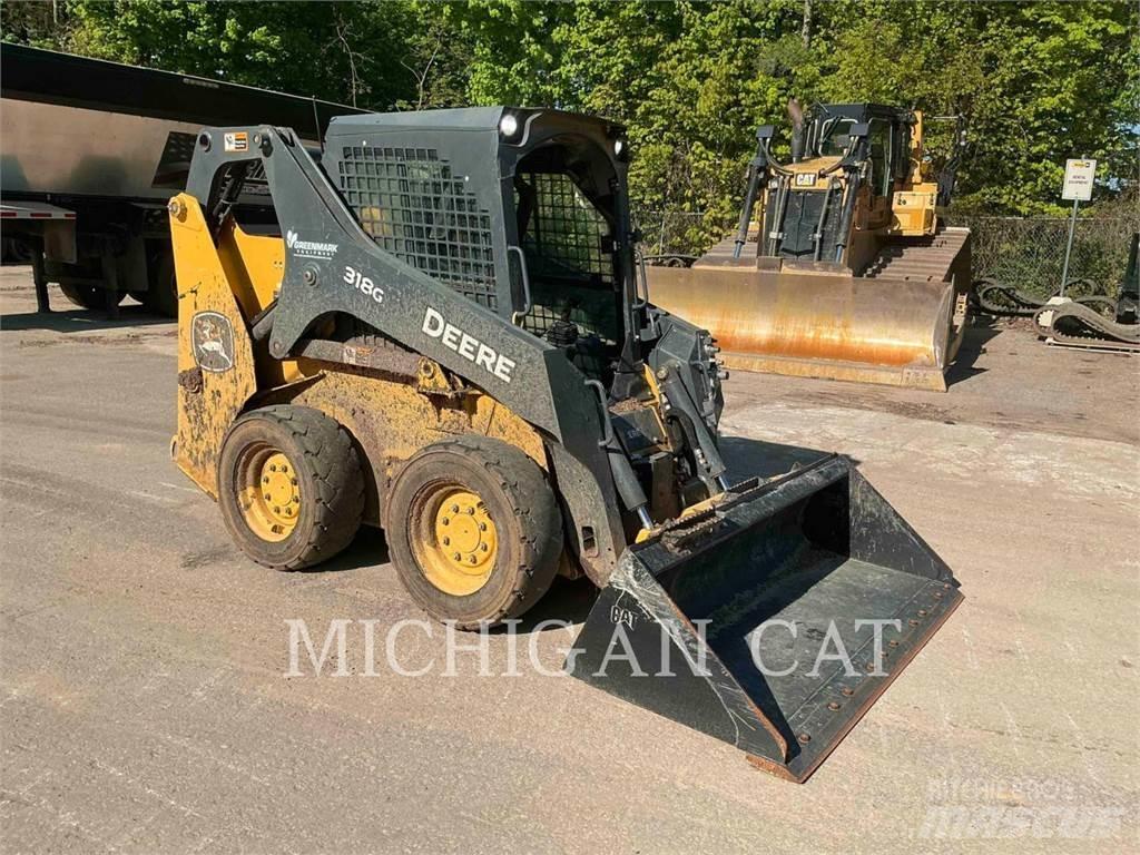 John Deere 318G لوادر انزلاقية التوجيه