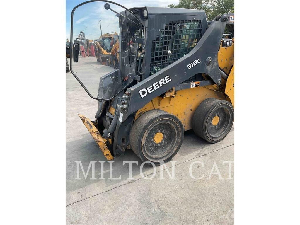 John Deere 318G لوادر انزلاقية التوجيه
