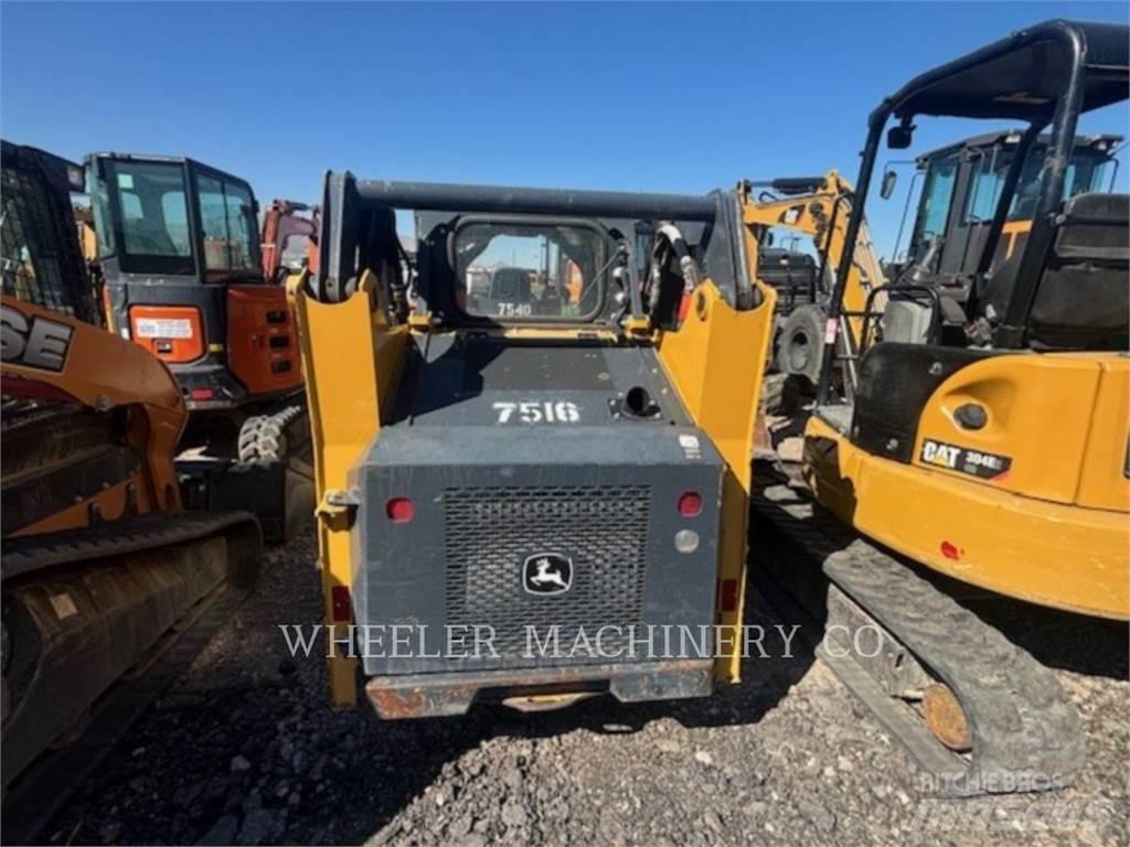 John Deere 318G SSL لوادر انزلاقية التوجيه