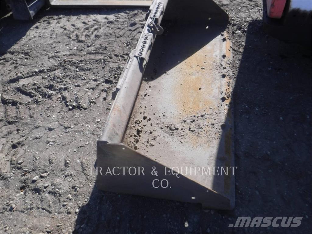 John Deere 320E لوادر انزلاقية التوجيه