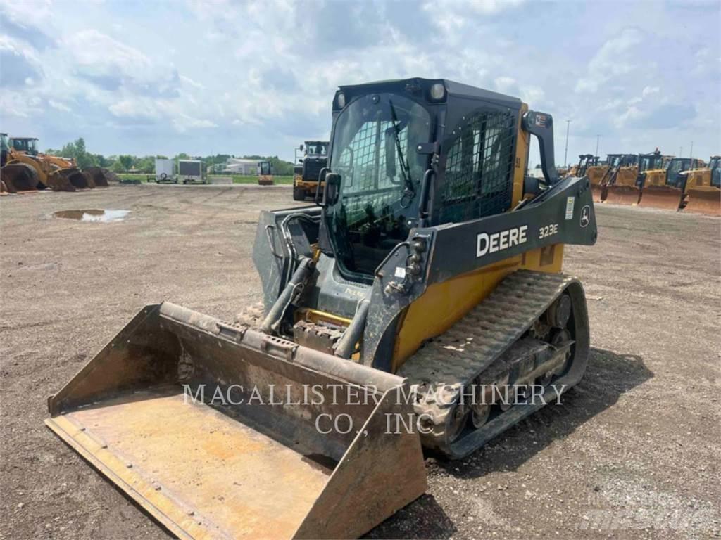 John Deere 323E لوادر زحافة
