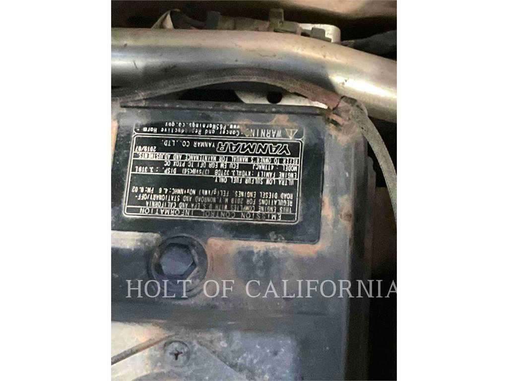 John Deere 324G لوادر انزلاقية التوجيه