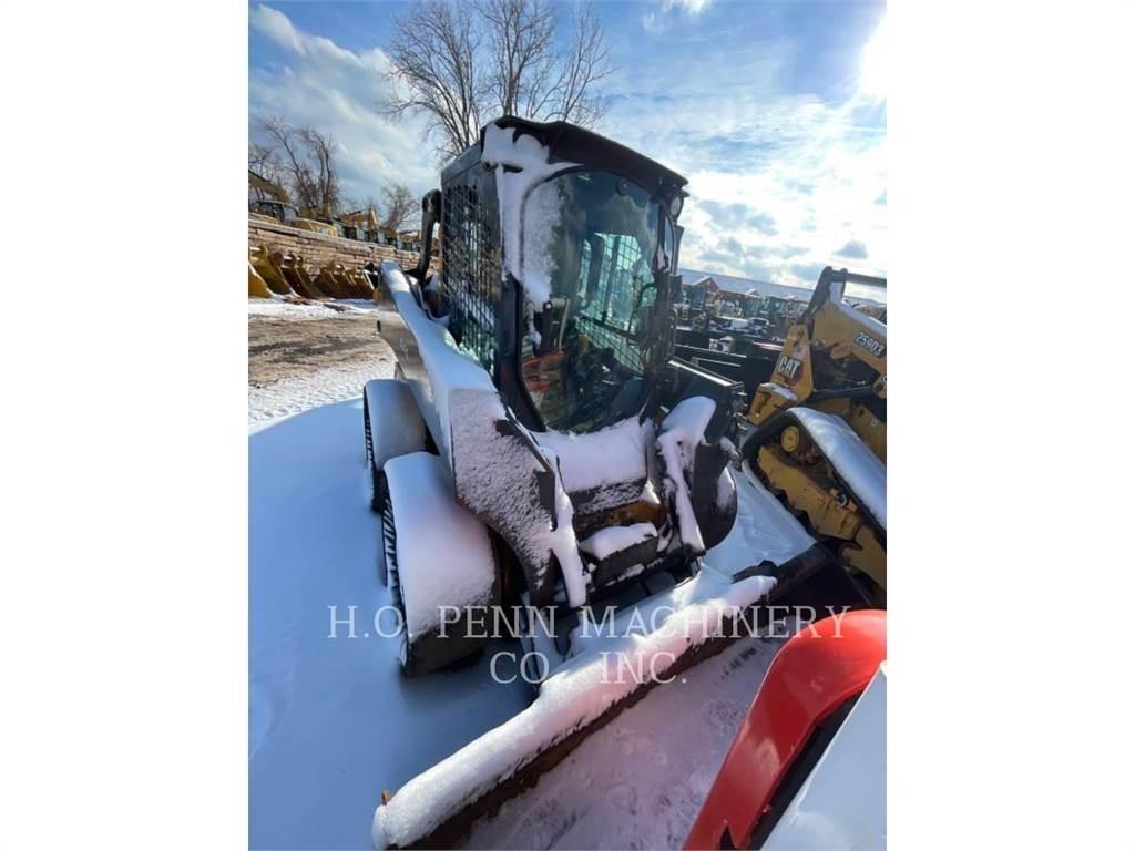 John Deere 324G لوادر انزلاقية التوجيه