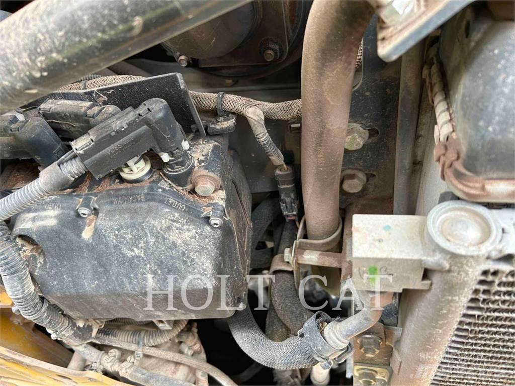 John Deere 333G لوادر زحافة