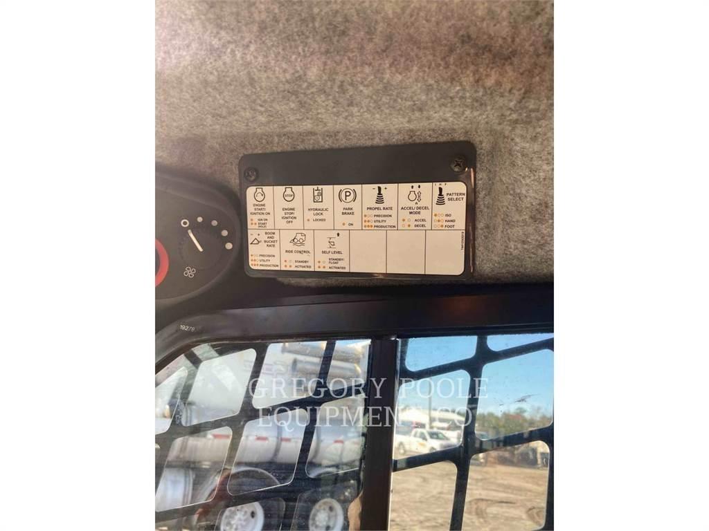 John Deere 333G لوادر زحافة