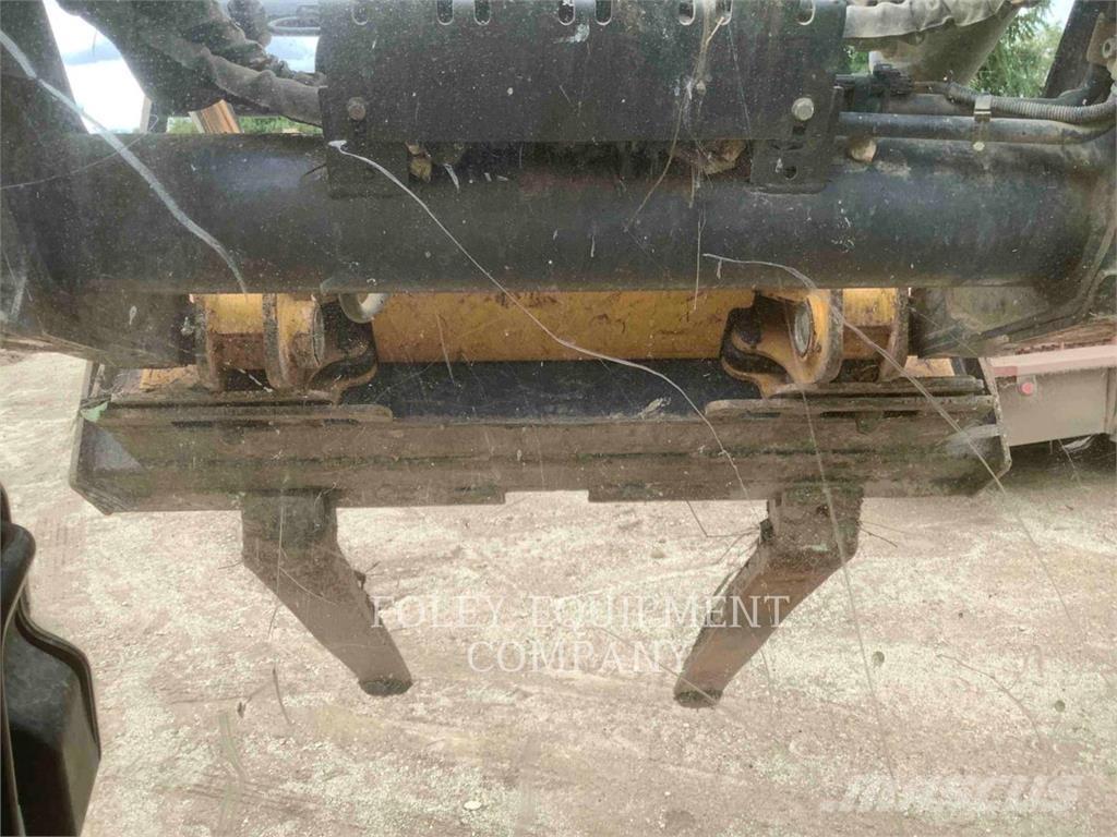 John Deere 333G لوادر انزلاقية التوجيه