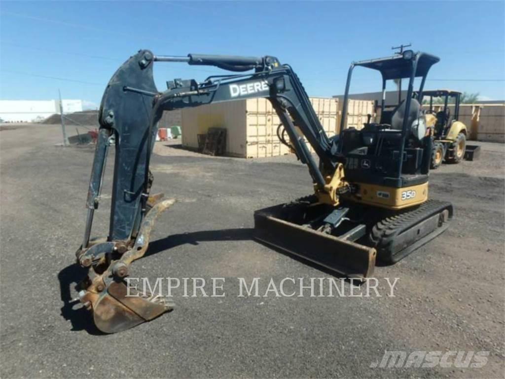 John Deere 35D حفارات زحافة