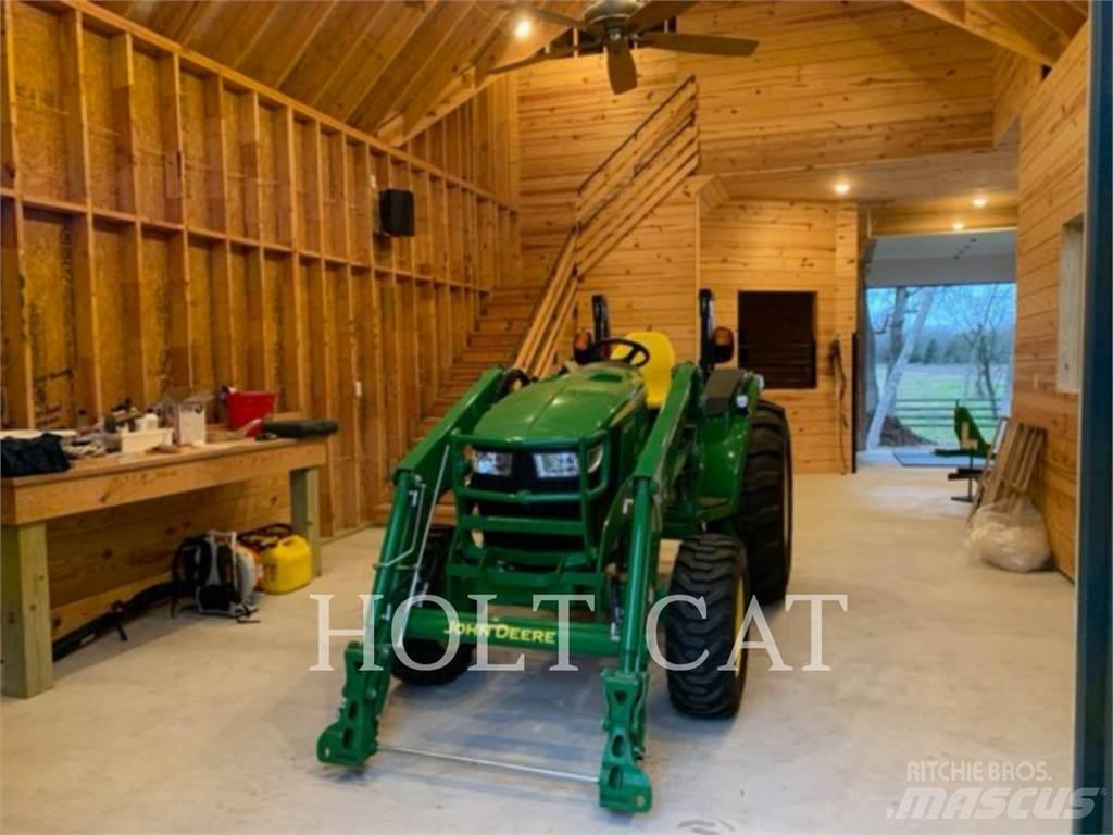 John Deere 4044R الجرارات