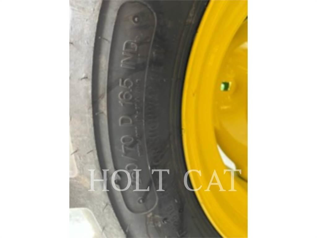 John Deere 4044R الجرارات