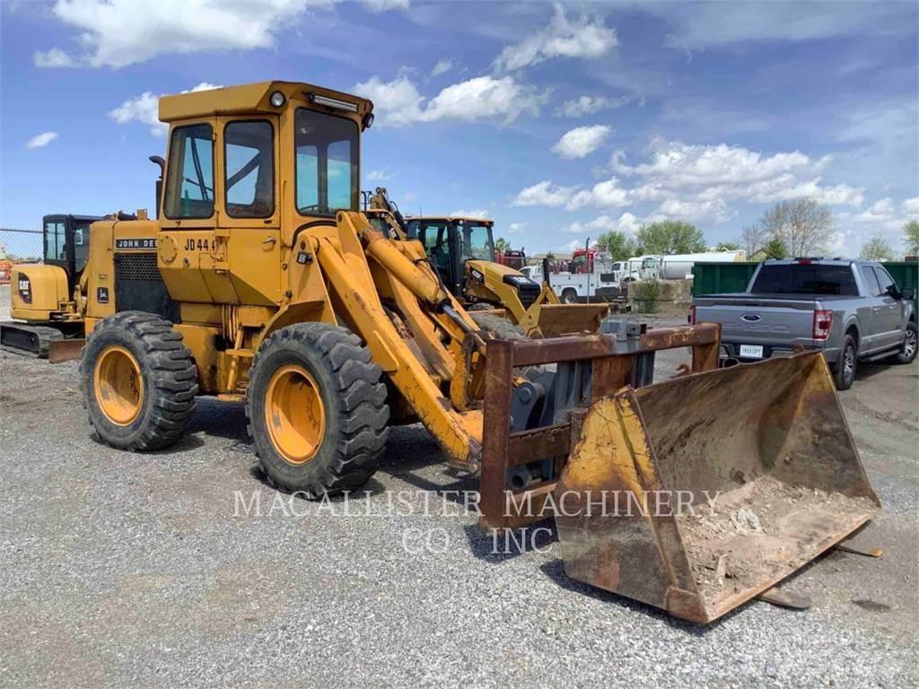 John Deere 444 لوادر بعجل