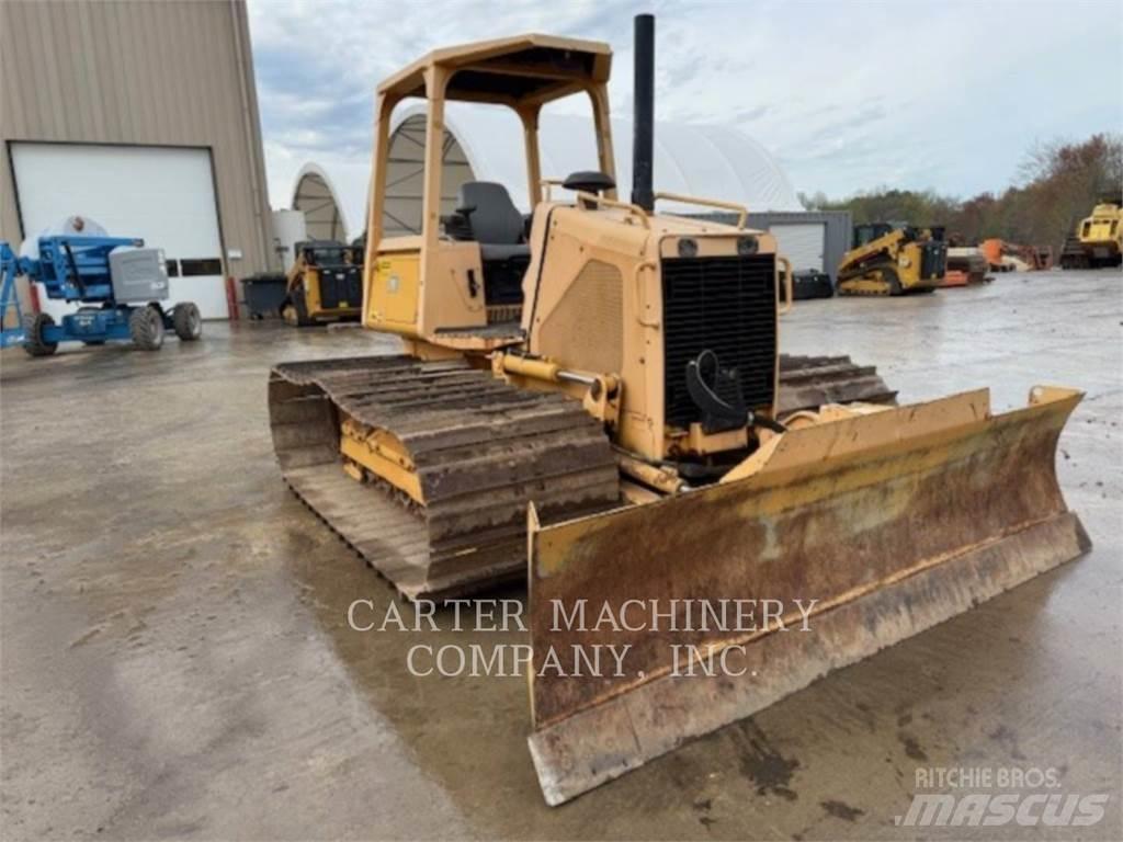 John Deere 450H بلدوزرات مجنزرة