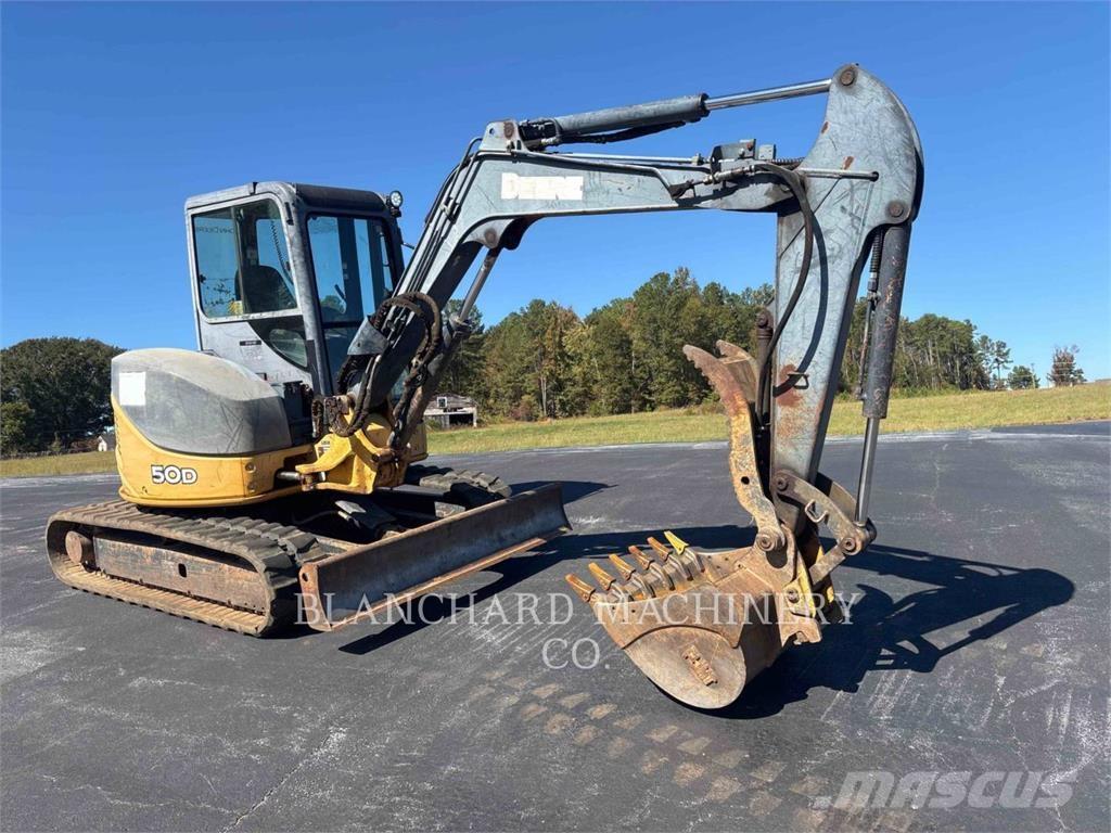 John Deere 50D حفارات زحافة