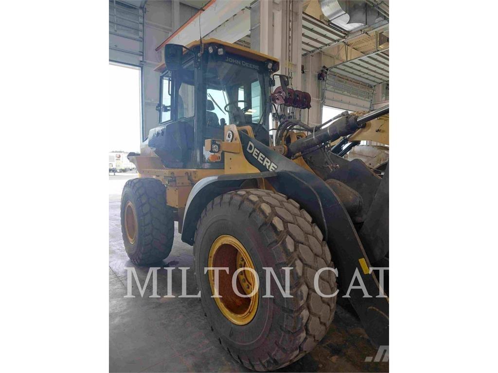 John Deere 524P لوادر بعجل