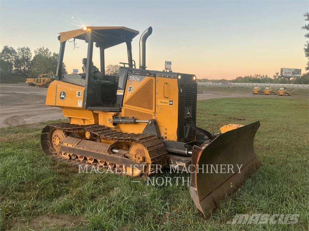 John Deere 550K XLT بلدوزرات مجنزرة