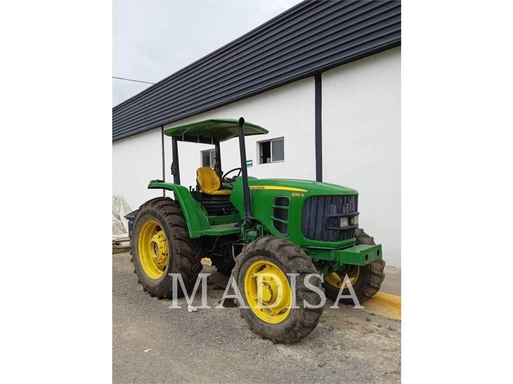 John Deere 6110D الجرارات
