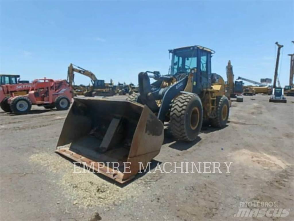 John Deere 624K لوادر بعجل