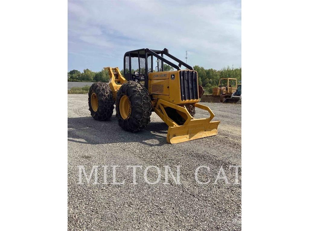John Deere 640 ساحبات الأشجار