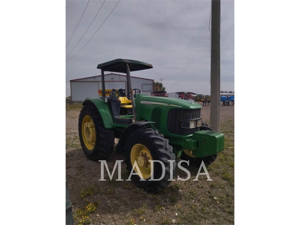 John Deere 6415 الجرارات