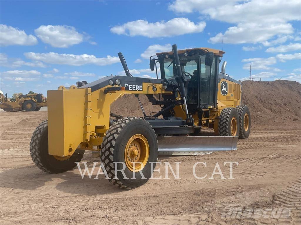 John Deere 670 معدات تمهيد الطرق