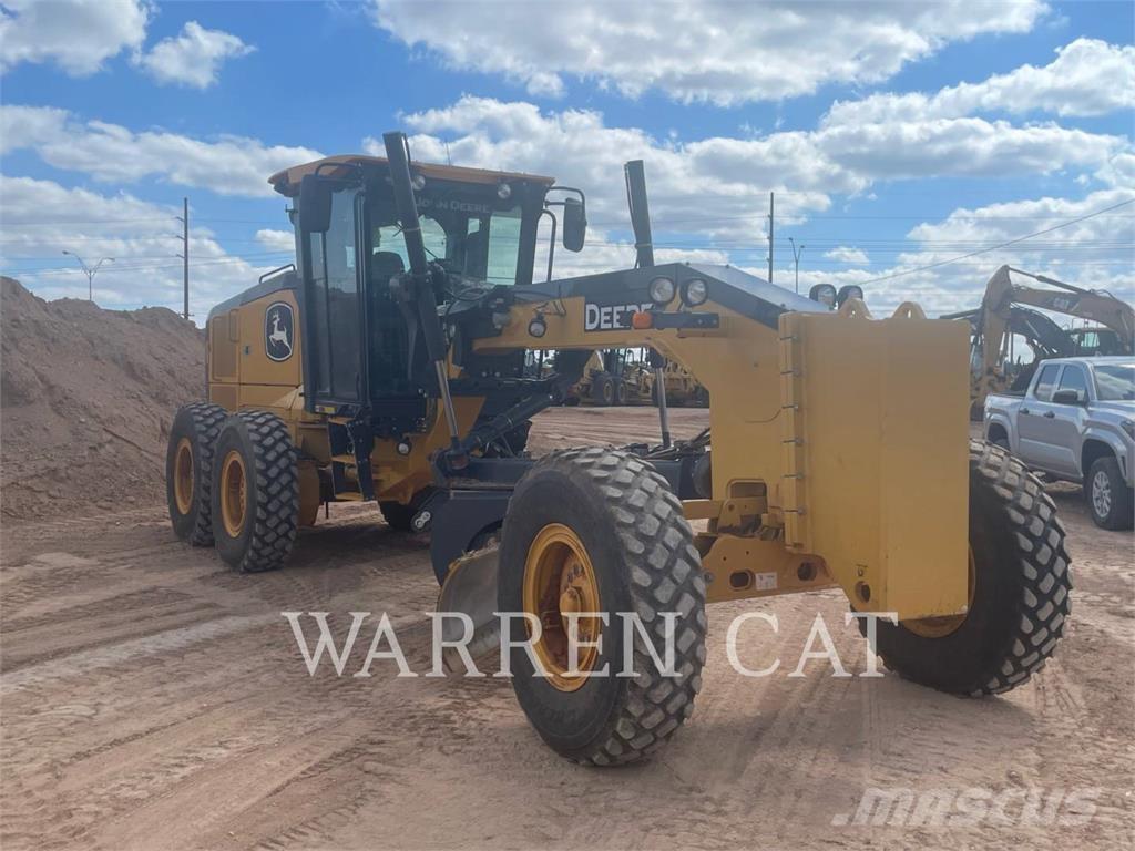 John Deere 670 معدات تمهيد الطرق