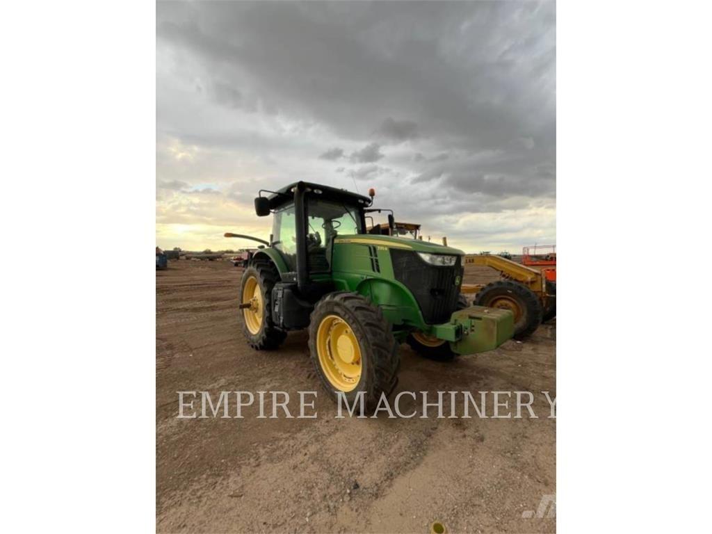 John Deere 7215R الجرارات