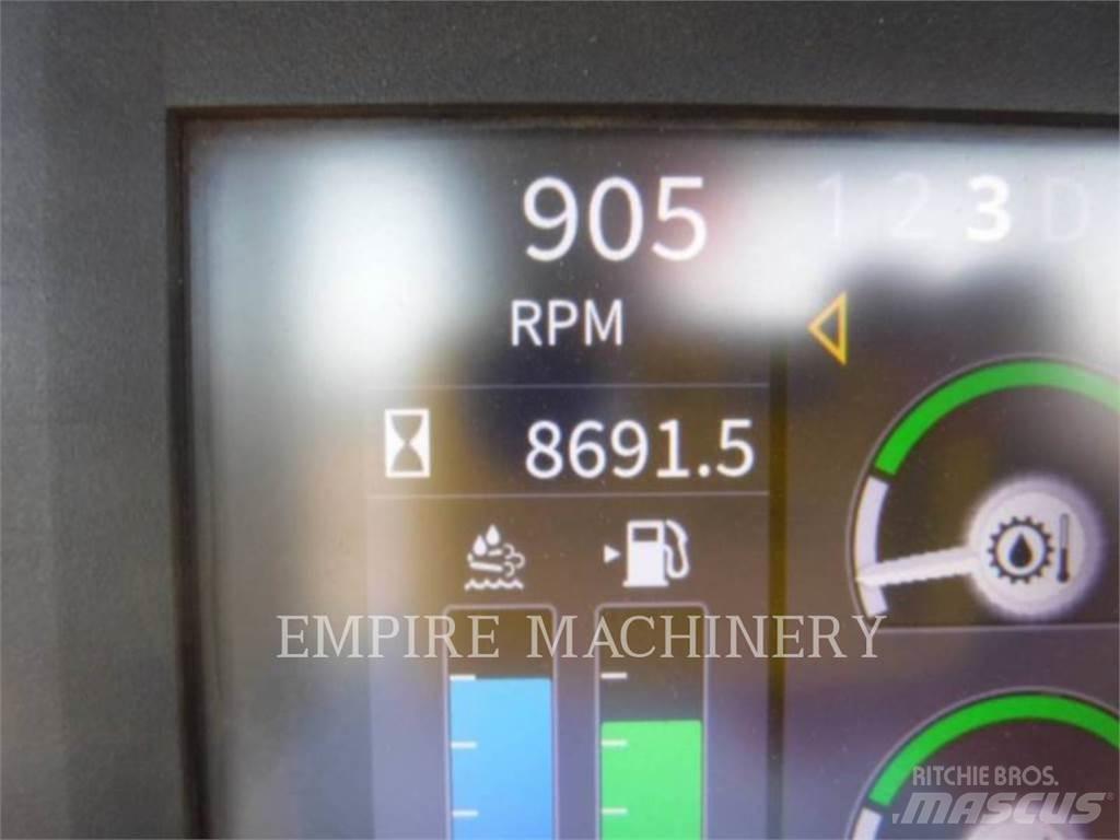 John Deere 744L لوادر بعجل