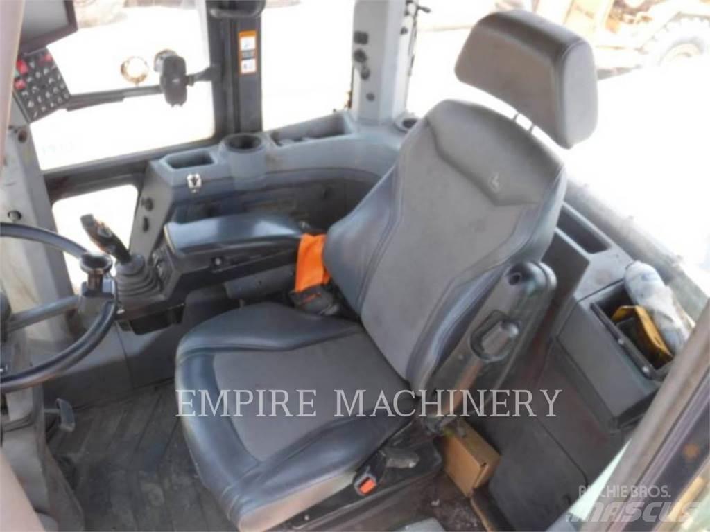 John Deere 744L لوادر بعجل