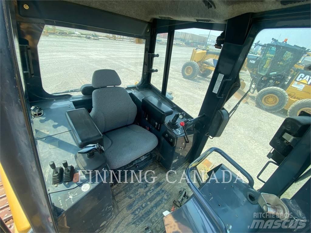 John Deere 750J بلدوزرات مجنزرة