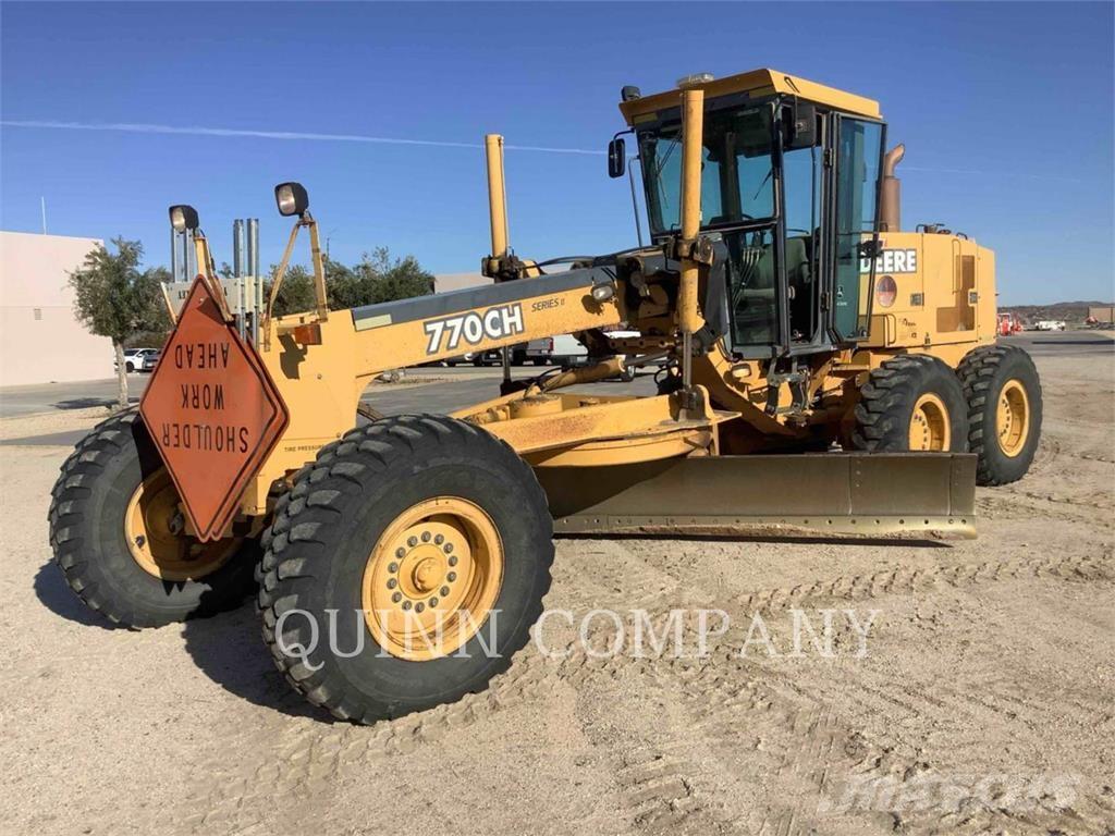 John Deere 770CH معدات تمهيد الطرق