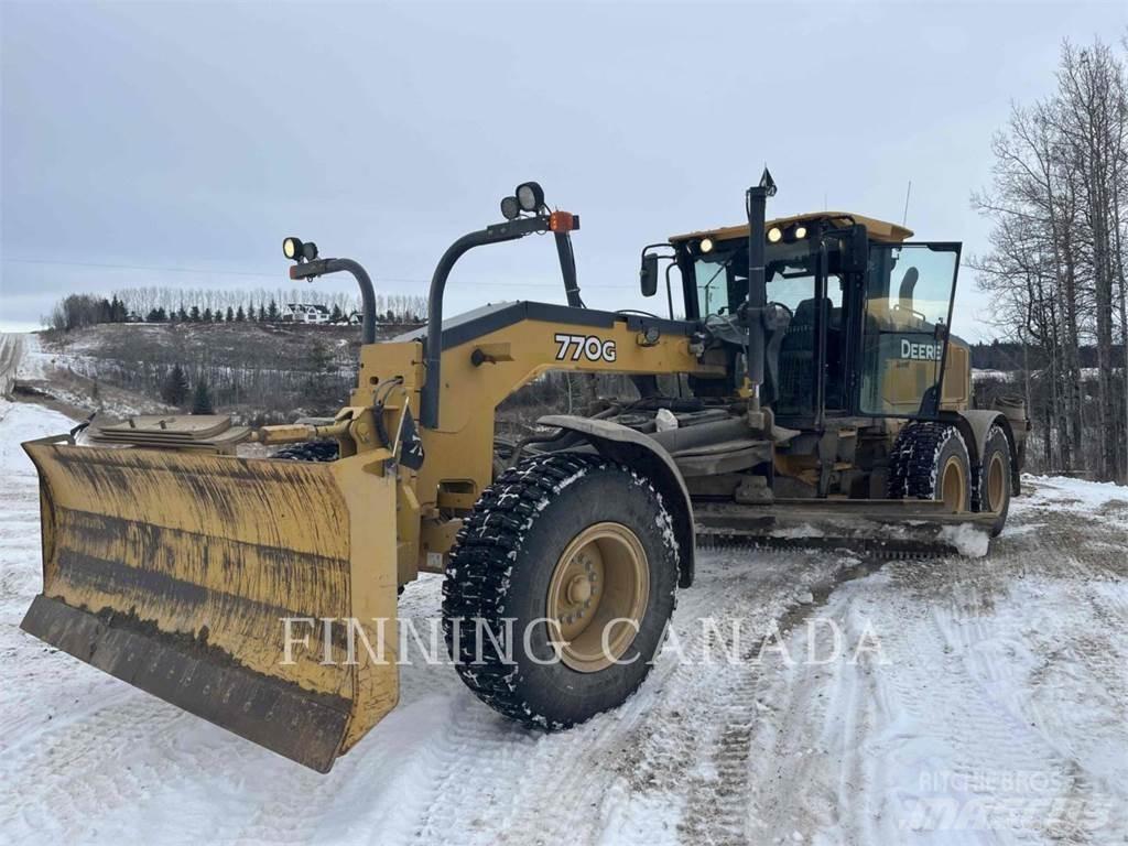 John Deere 770G معدات تمهيد الطرق