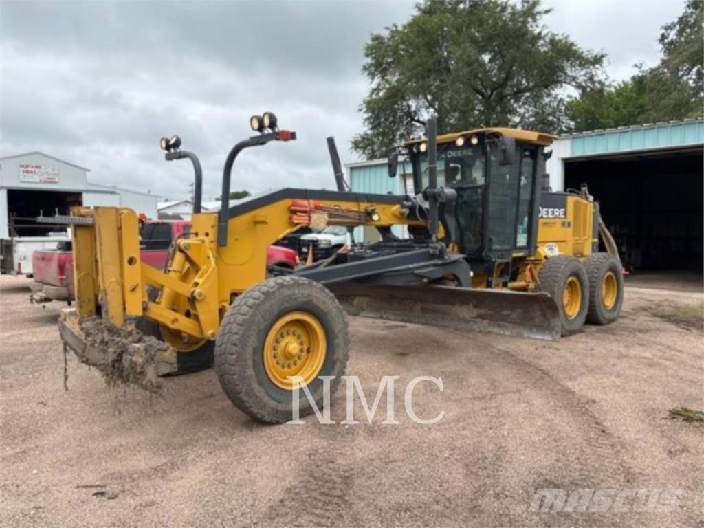 John Deere 770G معدات تمهيد الطرق