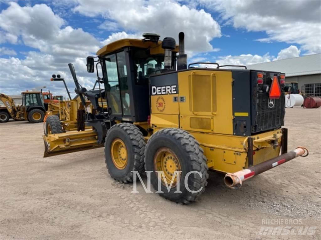 John Deere 770G_JD معدات تمهيد الطرق