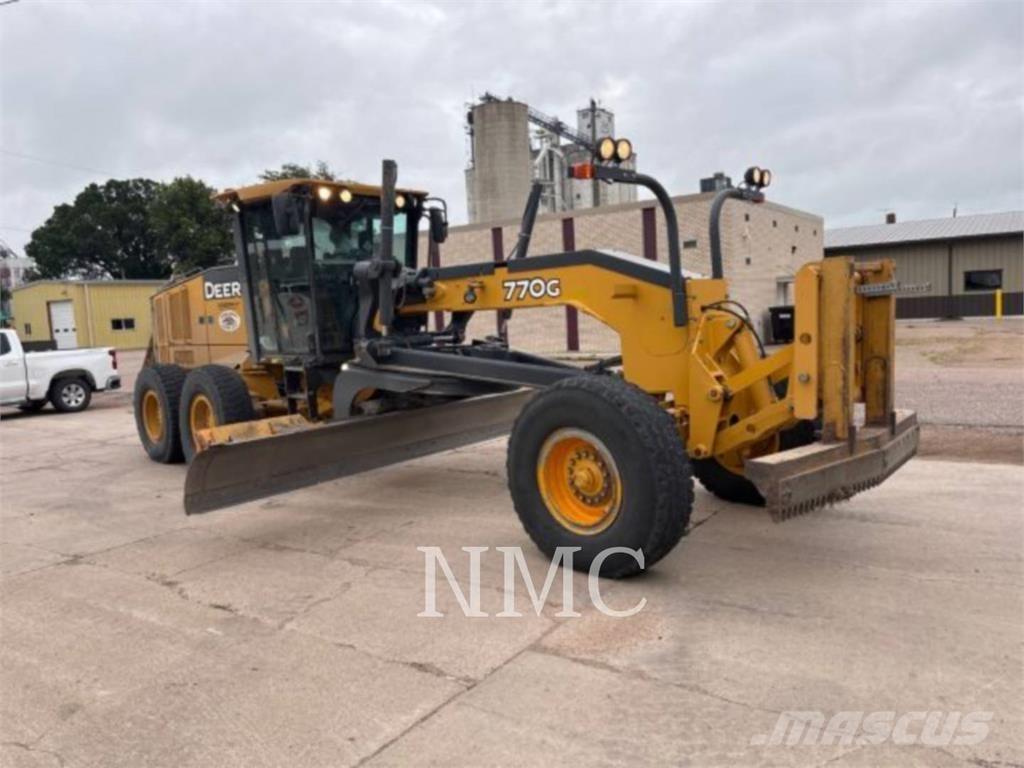 John Deere 770G_JD معدات تمهيد الطرق