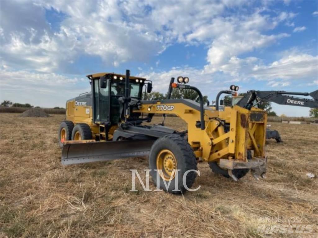 John Deere 770GP_JD معدات تمهيد الطرق