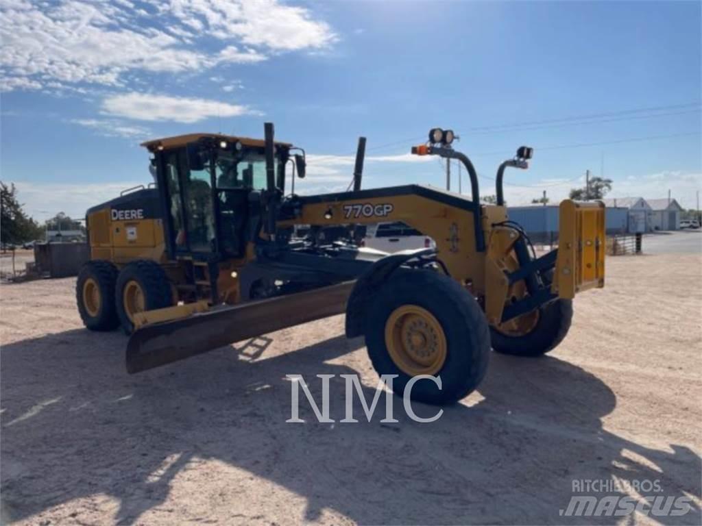 John Deere 770GP_JD معدات تمهيد الطرق