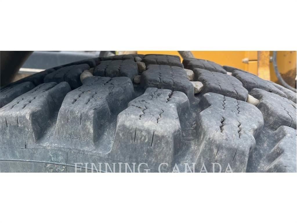John Deere 772GP معدات تمهيد الطرق