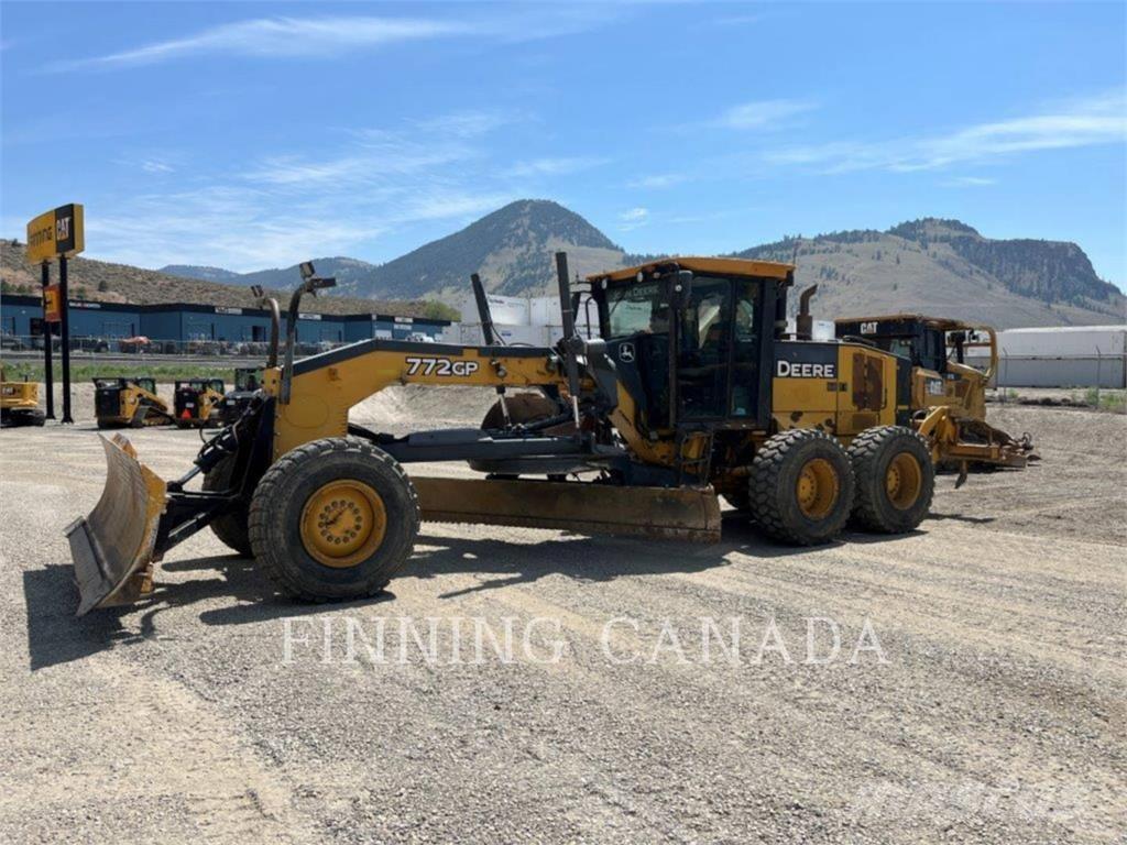 John Deere 772GP معدات تمهيد الطرق