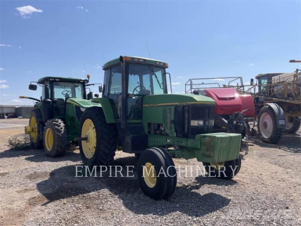 John Deere 7800 الجرارات