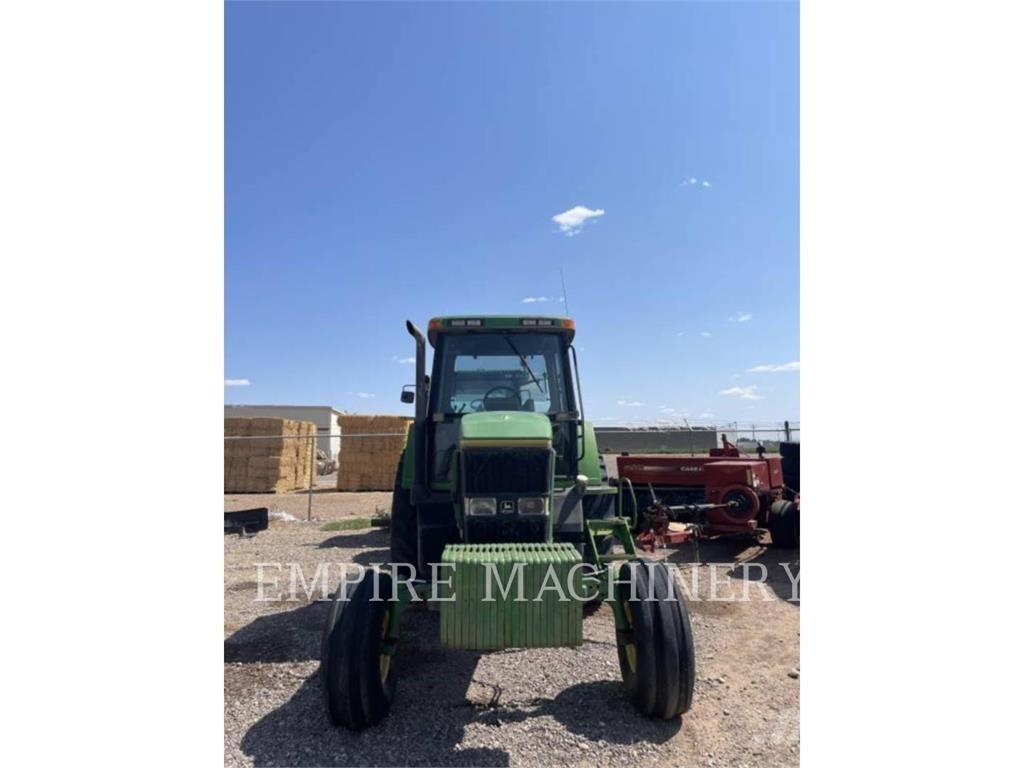 John Deere 7800 الجرارات