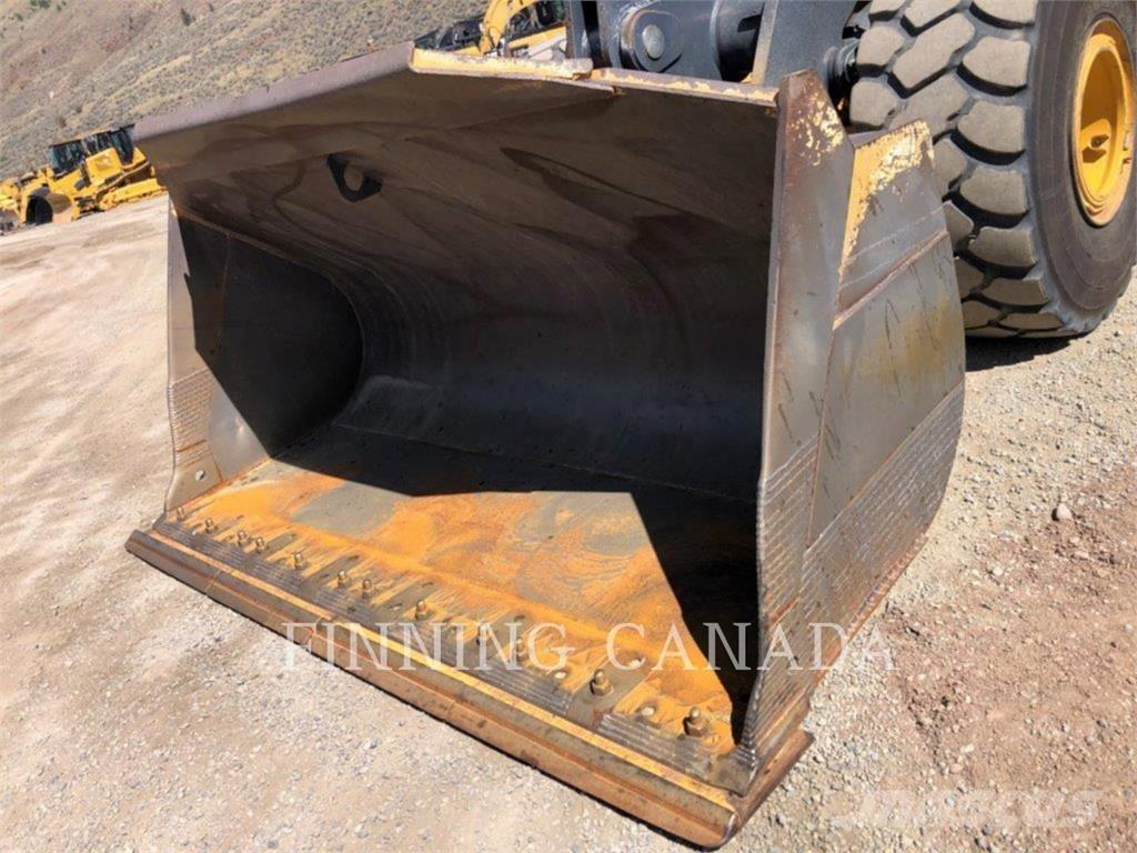 John Deere 824K لوادر بعجل