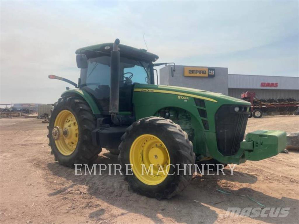 John Deere 8320R الجرارات