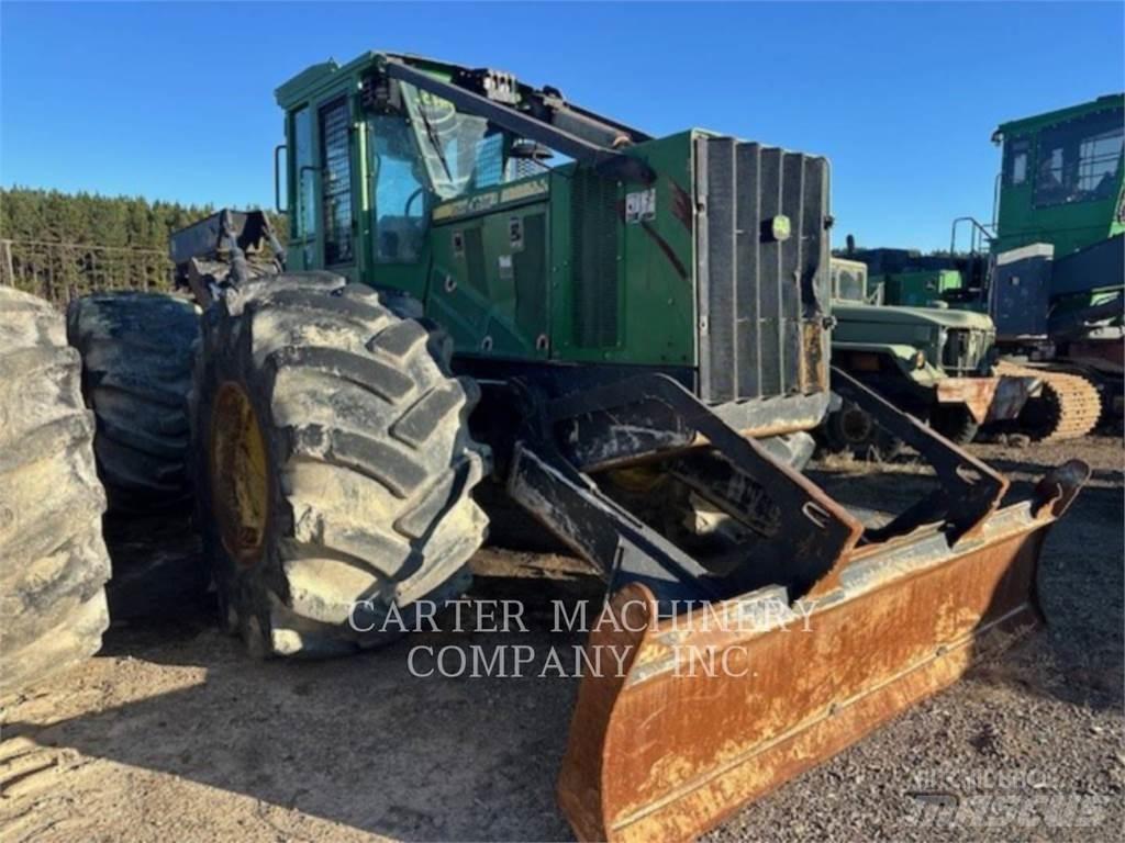 John Deere 848H ساحبات الأشجار