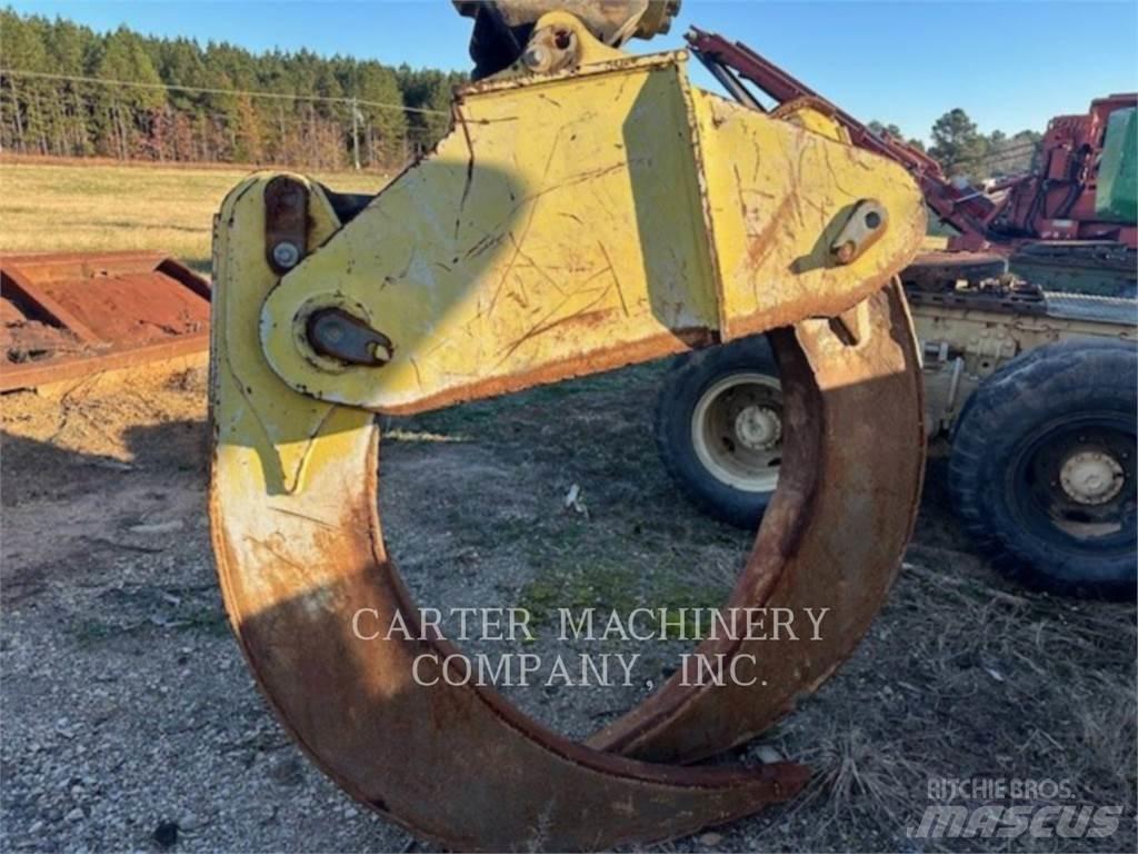 John Deere 848H ساحبات الأشجار