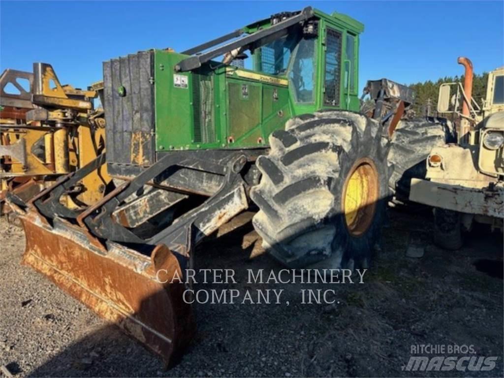 John Deere 848H ساحبات الأشجار